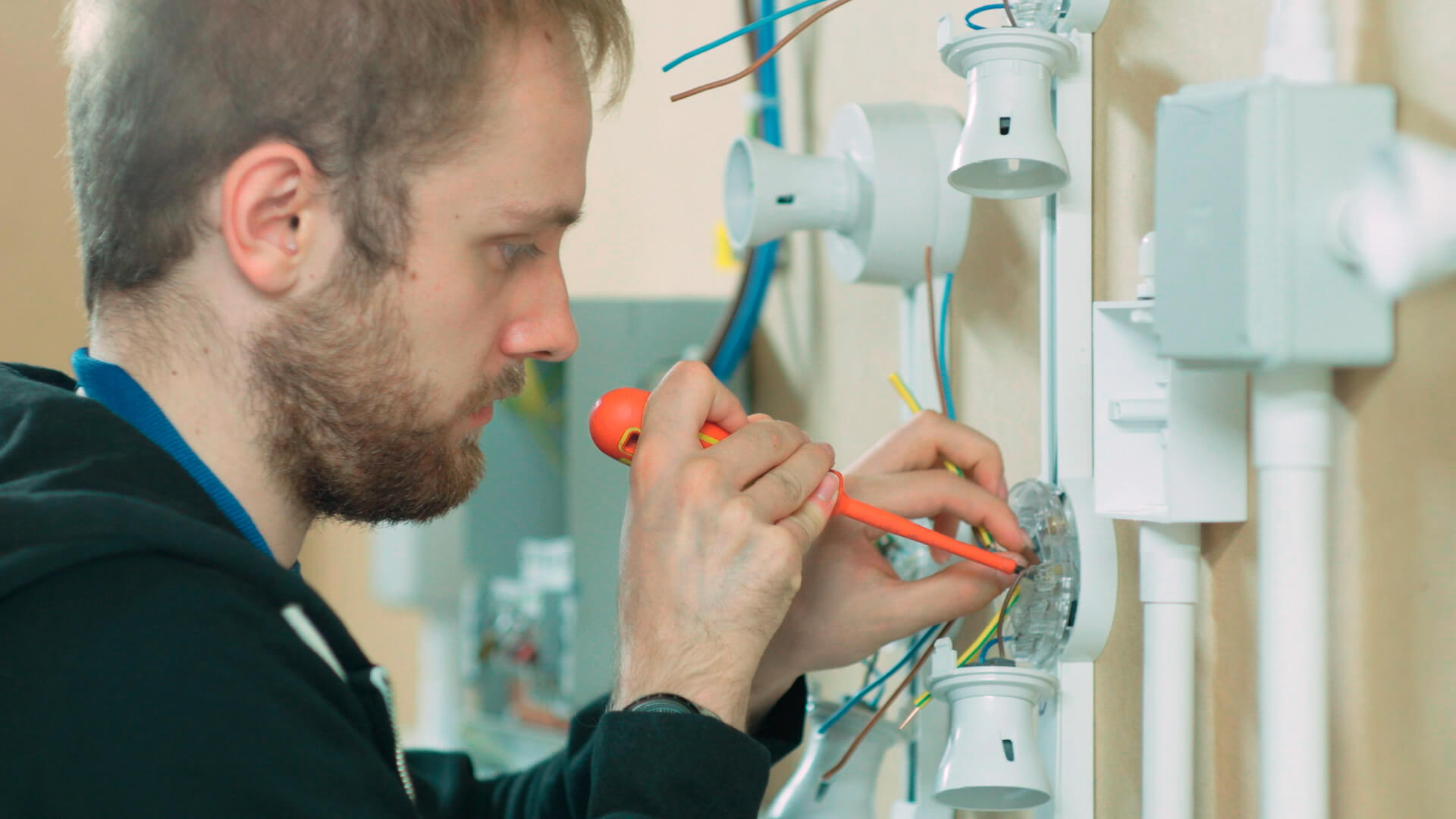 Skills shortage in the electrical industry More apprentices required