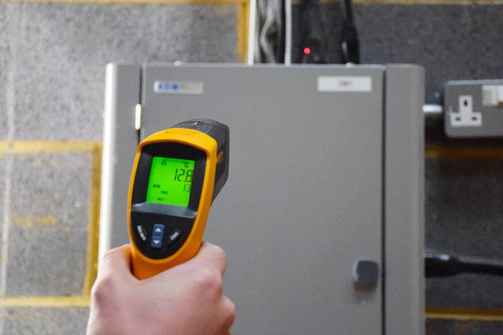 Fluke 561 HVAC Infrared & Contact Thermometer