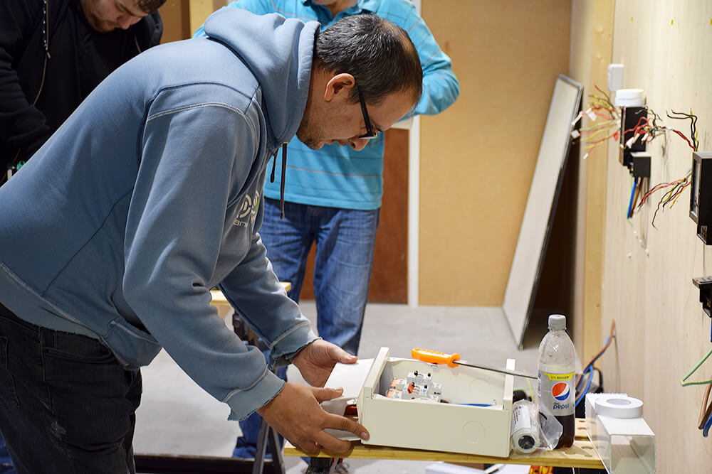 experience week - practical training with electrician courses 4u