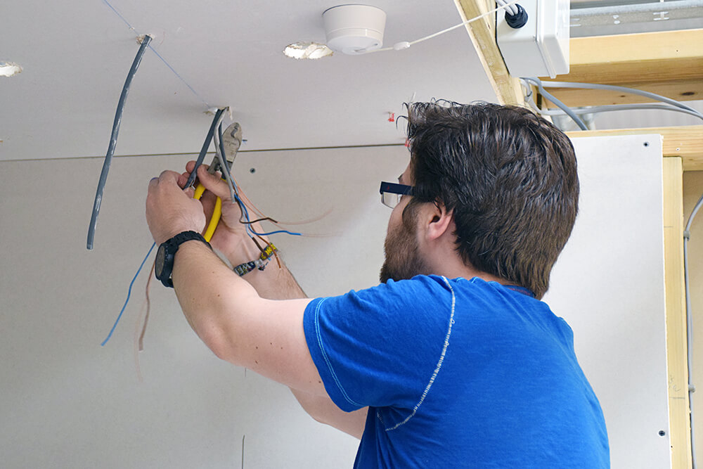 experience week - practical training with electrician courses 4u